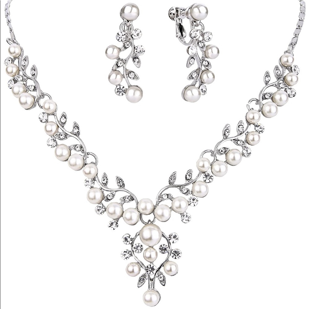 Crystal Simulated Pearl Necklace/Earring Set